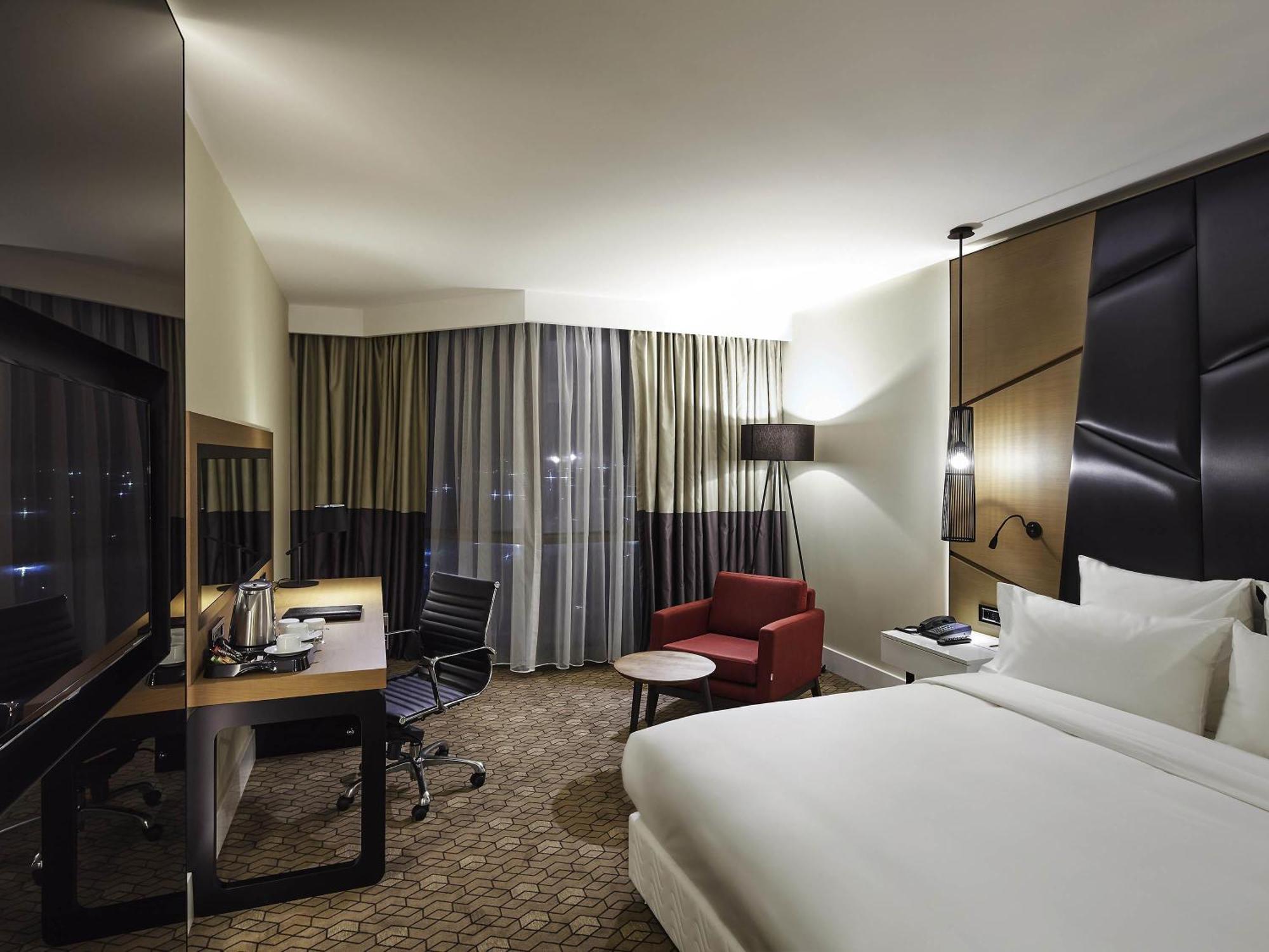Superior Room with King Bed - City View,1717112513:JPEG