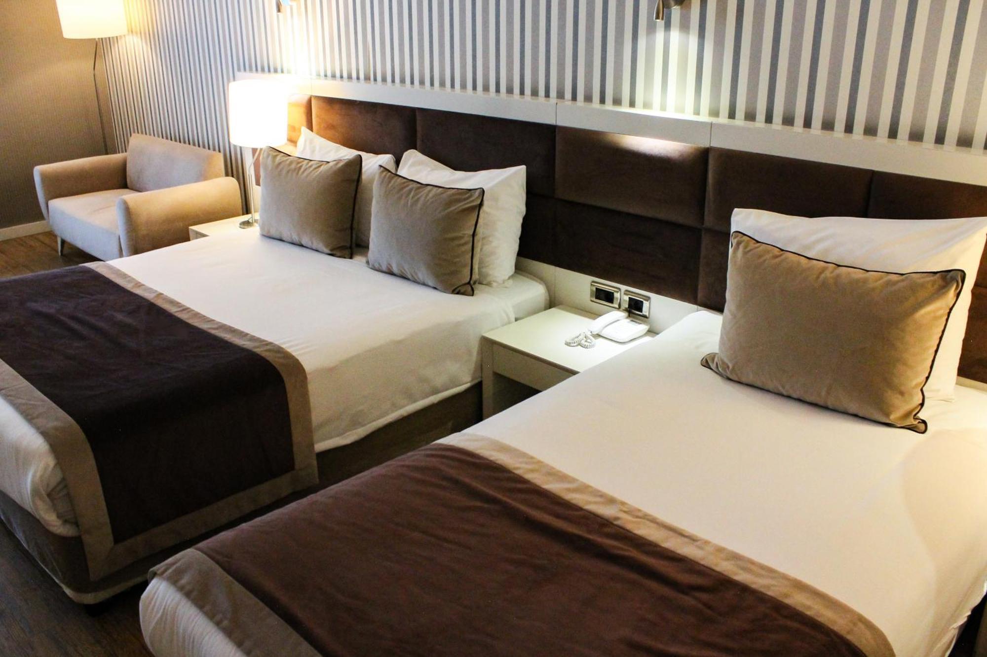 Family Triple Room with City View,1739374465:JPEG